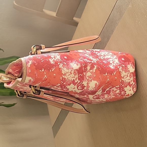 COACH pink/red floral tote bag - Picture 5 of 10